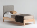 Lit simple en bois avec tête de lit tissu 200x100x110 cm - bois naturel et gris - style scandinave